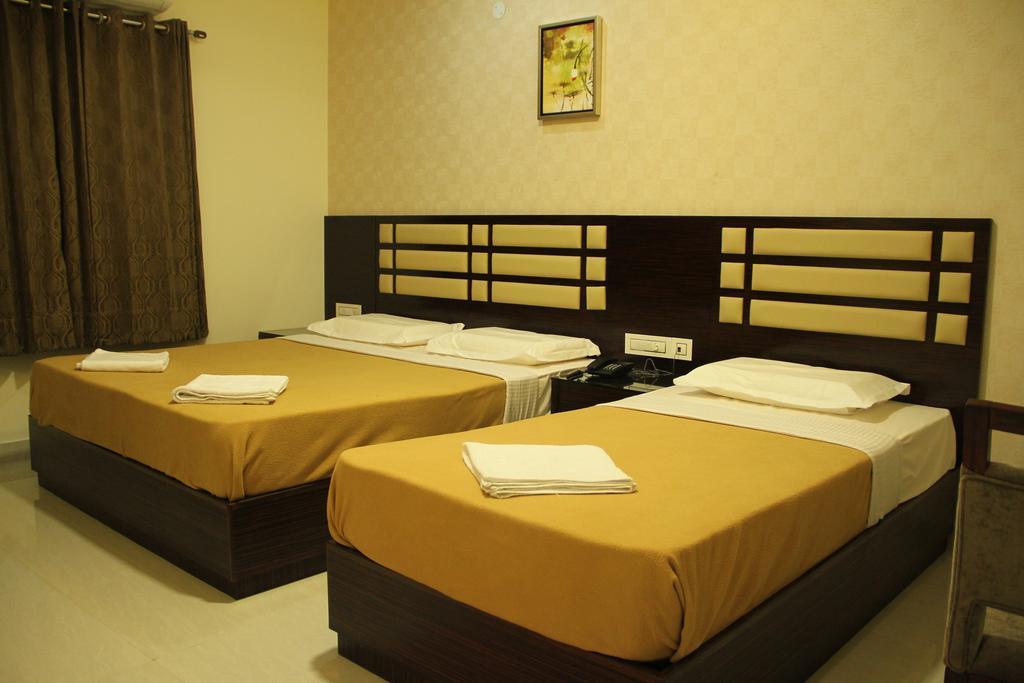 Hotel M.P Temples Inn 库姆巴科纳姆 客房 照片