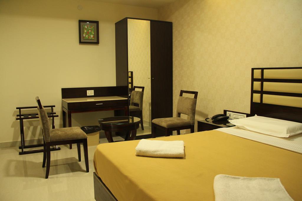Hotel M.P Temples Inn 库姆巴科纳姆 客房 照片