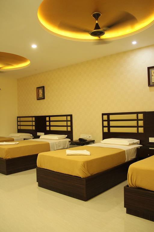Hotel M.P Temples Inn 库姆巴科纳姆 外观 照片